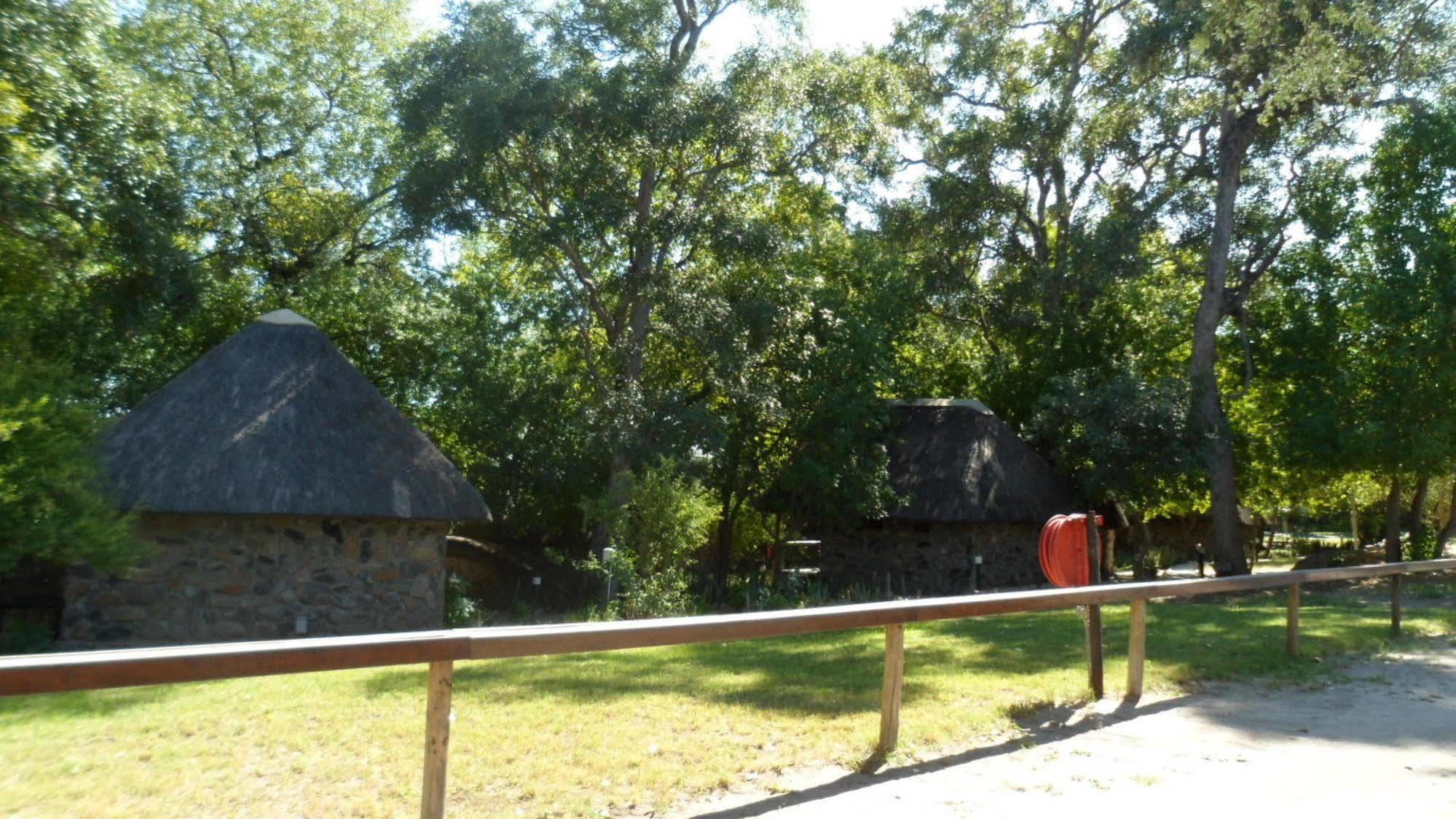 Okavango River Lodge 马翁 外观 照片