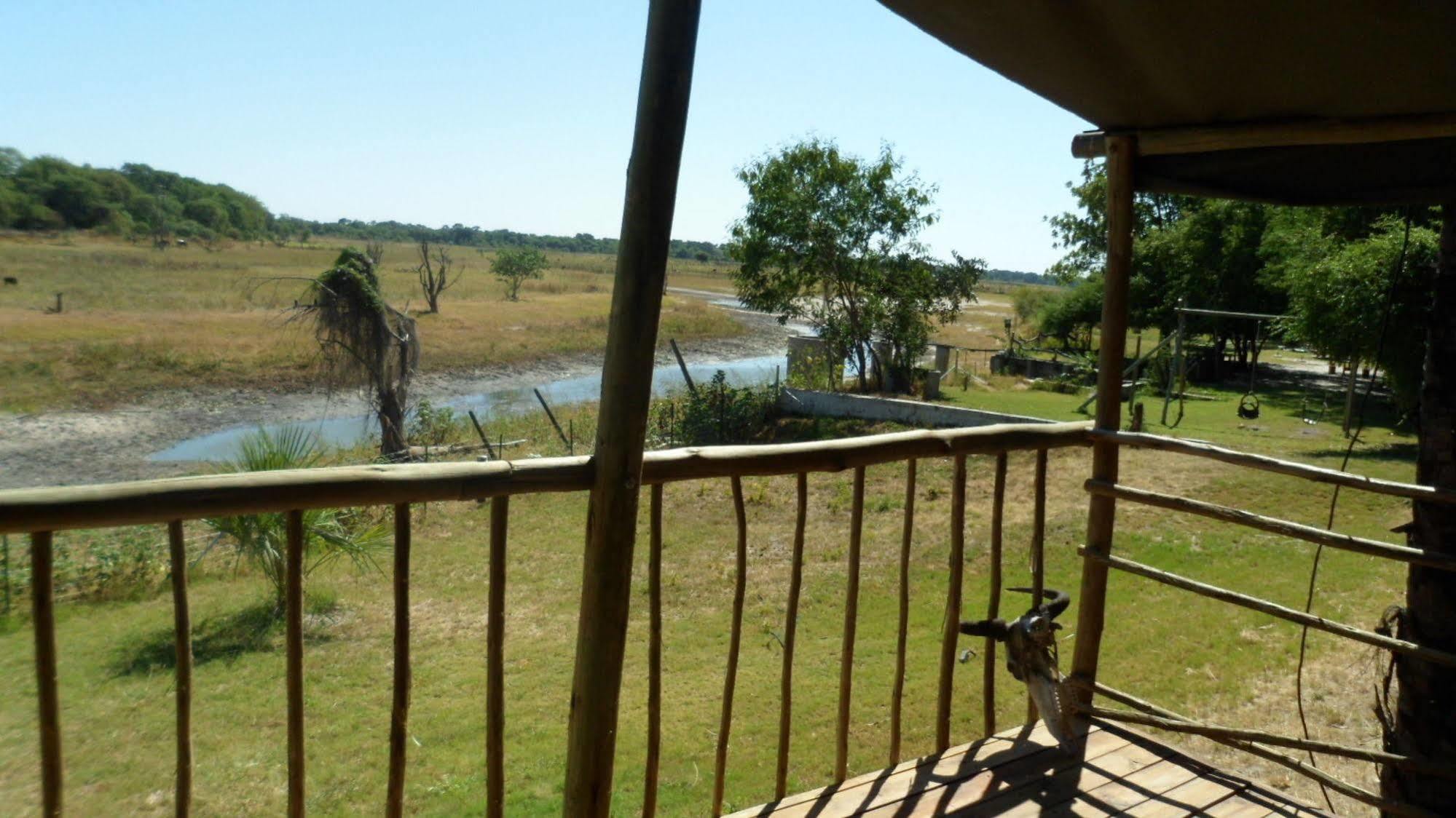 Okavango River Lodge 马翁 外观 照片