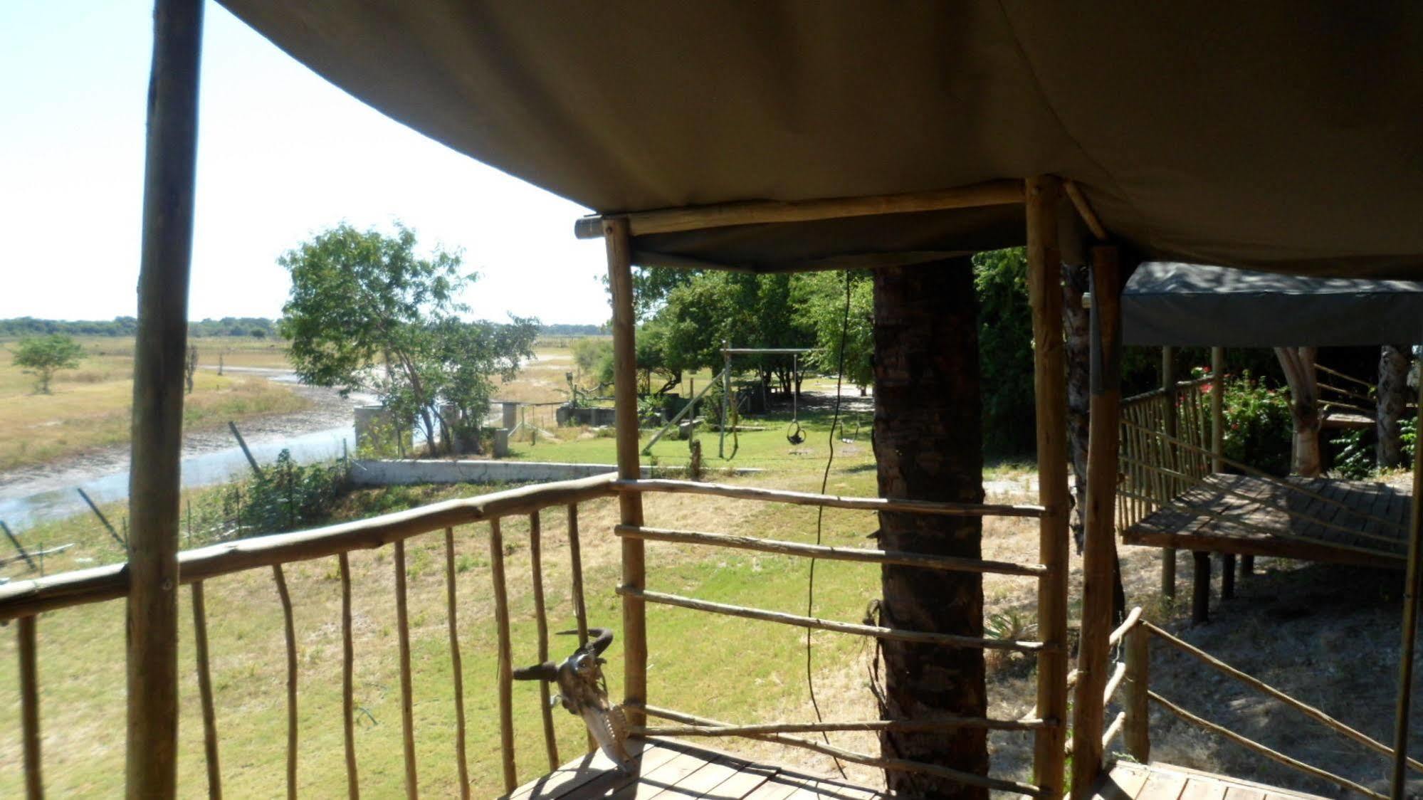 Okavango River Lodge 马翁 外观 照片