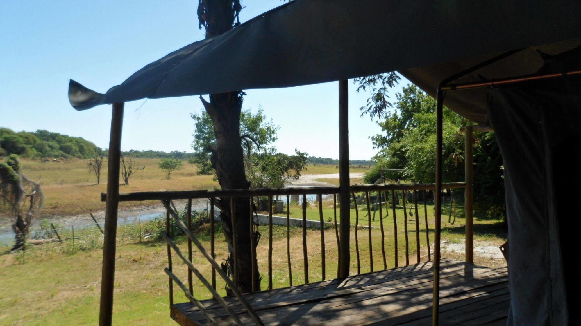 Okavango River Lodge 马翁 外观 照片